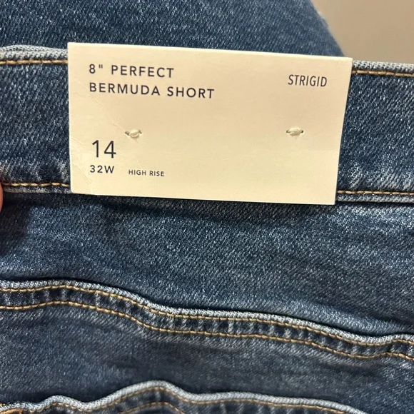 NEW American Eagle 8" Strigid Perfect Denim Bermuda Shorts Women’s Size 14 - Picture 5 of 8